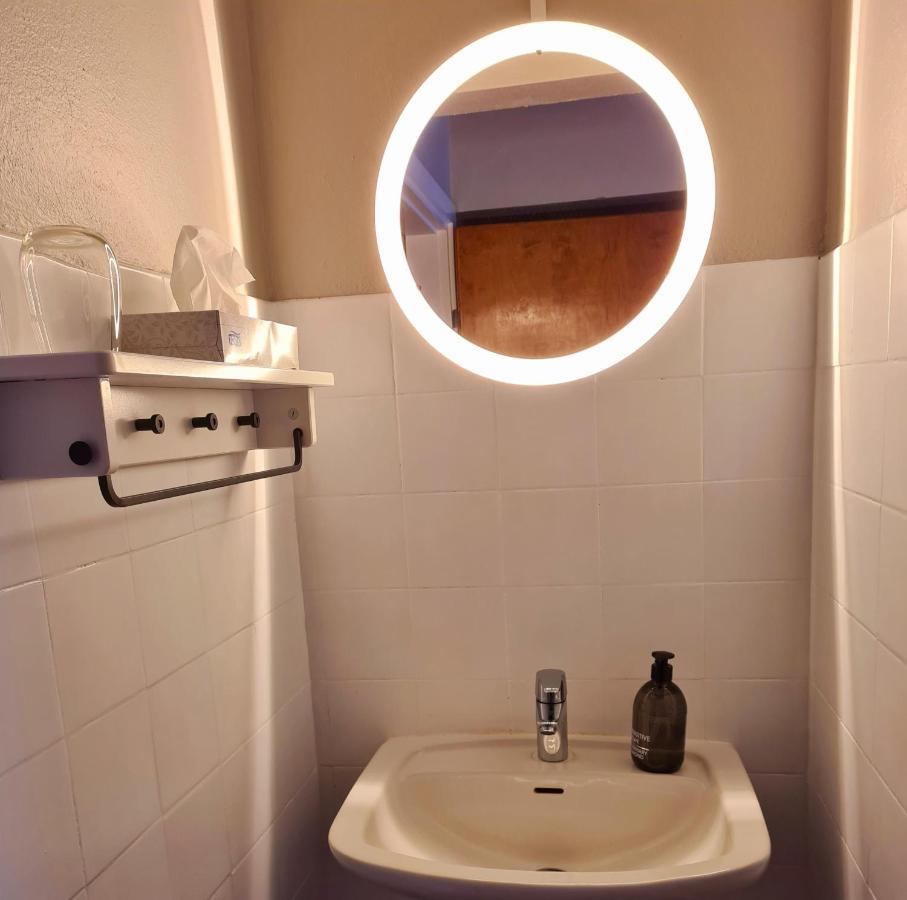 Dala-Jaerna Hotell Och Vandrarhem Extérieur photo