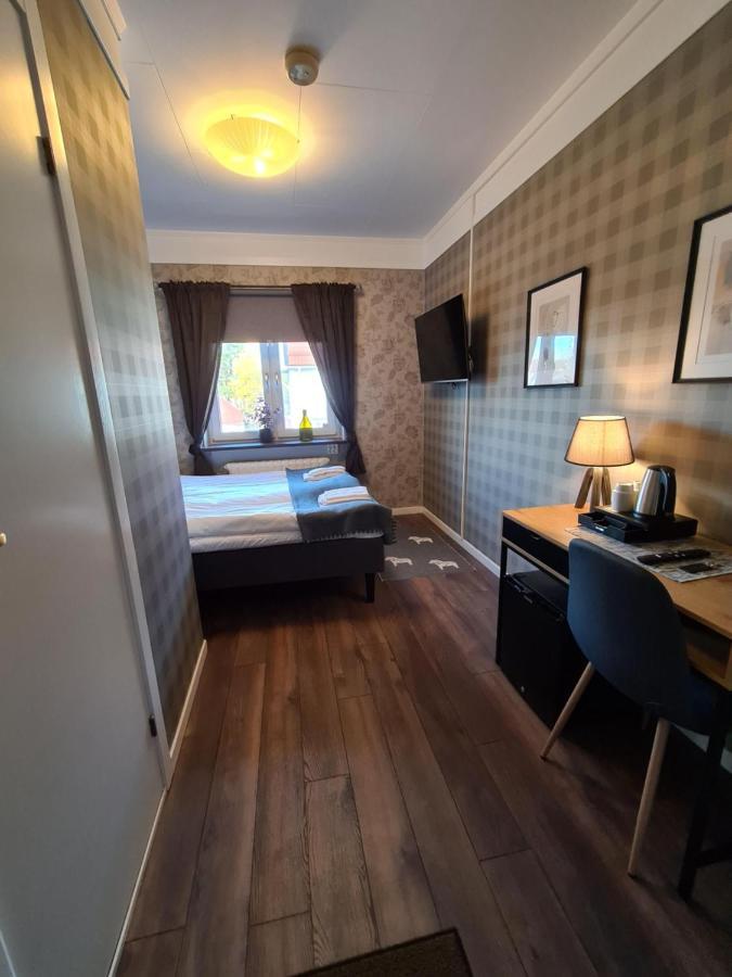 Dala-Jaerna Hotell Och Vandrarhem Extérieur photo