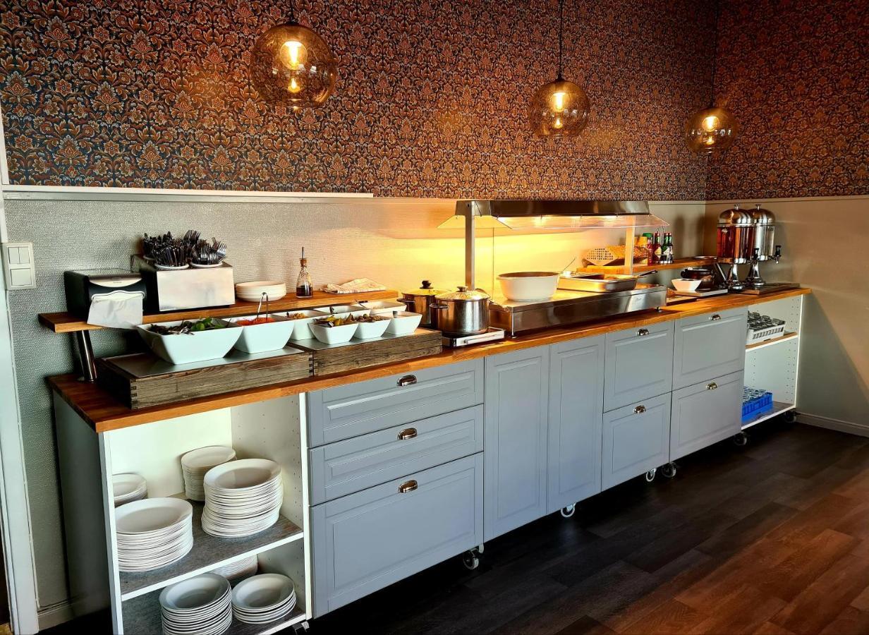 Dala-Jaerna Hotell Och Vandrarhem Extérieur photo