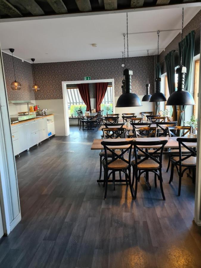 Dala-Jaerna Hotell Och Vandrarhem Extérieur photo