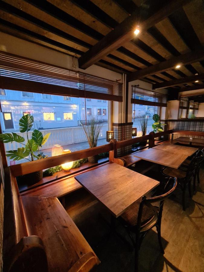 Dala-Jaerna Hotell Och Vandrarhem Extérieur photo