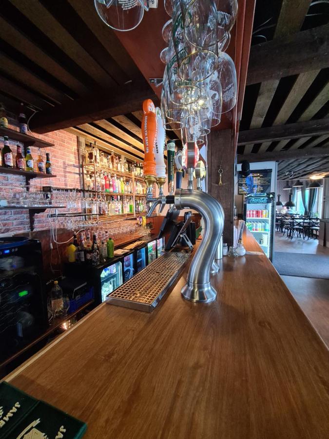 Dala-Jaerna Hotell Och Vandrarhem Extérieur photo