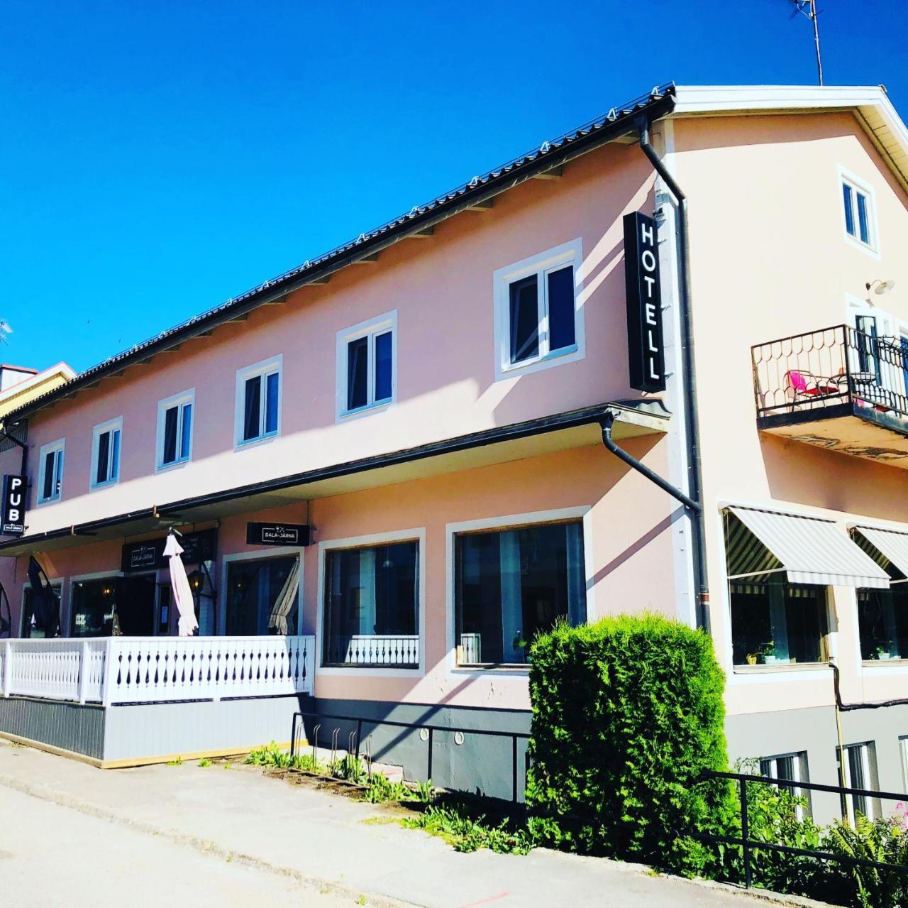 Dala-Jaerna Hotell Och Vandrarhem Extérieur photo